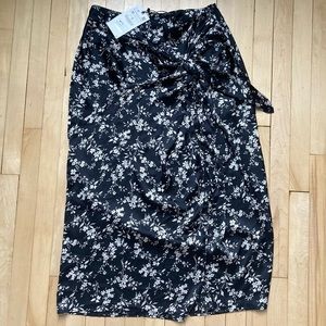 Zara floral skirt with slit. New with tags